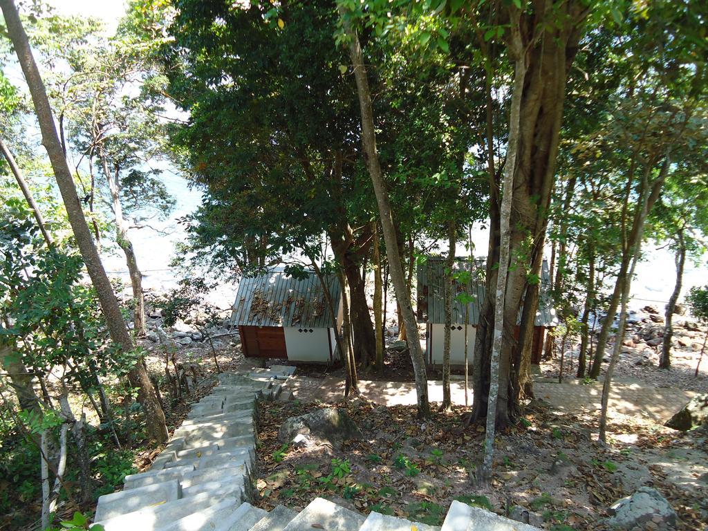 Treetop Guesthouse And Bungalows Sabang  Exterior photo